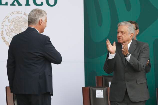 The president of Cuba, Miguel Diaz-Canel, special guest, and the president of Mexico, Andres Manuel Lopez Obrador (R), participate in the military parade of the 211th Anniversary of the Independence of Mexico, today, in the Zocalo of Mexico City, Mexico 16 September 2021. 211 anniversary of the independence of Mexico !ACHTUNG: NUR REDAKTIONELLE NUTZUNG!  Copyright: xJoséxMéndezx MEX1640 20210916-0074b2067fd07ba6c9173ca231932a2c5ad29bff