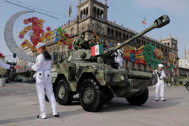 Military Parade On The Occasion Of The 211th Anniversary Of The Independence Of Mexico A Mexican army tank in the Zocalo in Mexico City, prior to the military parade on the occasion of the 211th anniversary of the Independence of Mexico. Mexico City Mexico vieyra-notitle210916_np0H4  Copyright: xGerardoxVieyrax