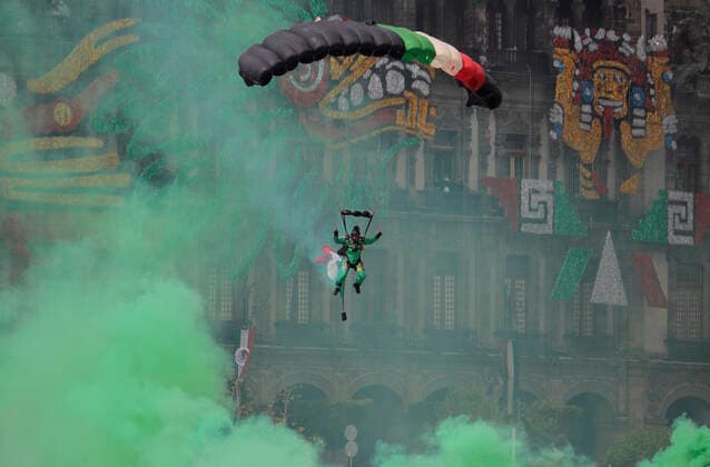 Military Parade On The Occasion Of The 211th Anniversary Of The Independence Of Mexico Mexican army paratrooper during an aerial military parade in Mexico City s Zocalo, on the occasion of the 211th anniversary of Mexico s Independence. Mexico City Mexico vieyra-notitle210916_npBId  Copyright: xGerardoxVieyrax