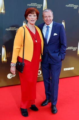 Regina Ziegler with company at the award ceremony of the German Television Award 2021 at the Tanzbrunnen Cologne, 16 09 2021 Foto:xC.xHardtx xFuturexImage