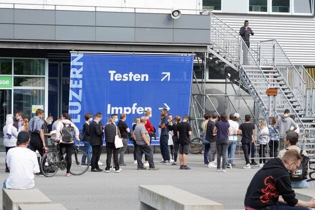 Photo Manuel Geisser 17 09 2021 Covit 19 Corona Picture Large crowd at the vaccination unt Test Center Lucerne Switzerland