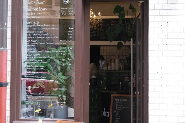 17 09 2021xkhx Kassel, Friedrich Ebert Str goalkeeper Silvio Heinevetter 12, MT Melsungen will take over Cafe Holy Nosh Deli in Kassel with Kassel restaurateur Yannick Klütsch Sudhaus from 1 10 2021 Picture shows Holy Nosh Deli in Kassel