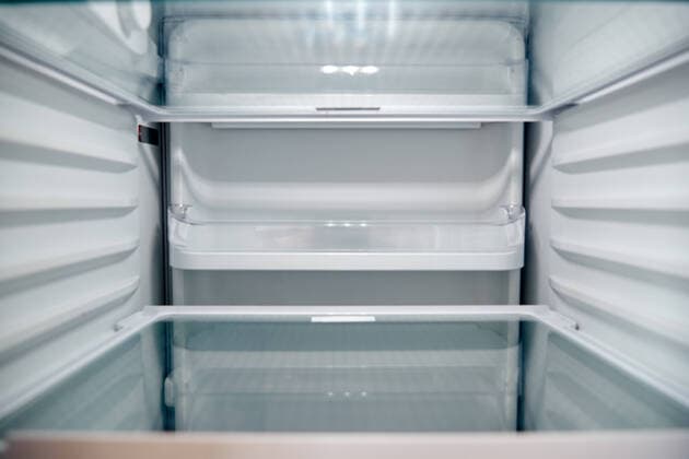 IMAGO Creative: Haushaltsgeräte - Kühlschrank sauber,leer,kühlschrank,gereinigt,gesäubert,hygiene,hygienisch,rein,kühlschränke *** clean,empty,refrigerator,cleans,pure,empties,fridge,refrigerators mmq-zcw