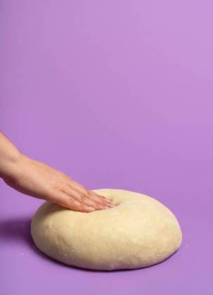 hefeteig,teig,brotteig *** dough,bread dough,doughs,bread doughs zm6-gww ,model released, Symbolfoto