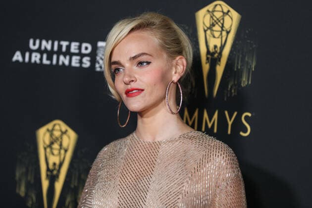 Television Academy s Reception To Honor 73rd Emmy Award Nominees NORTH HOLLYWOOD, LOS ANGELES, CALIFORNIA, USA - SEPTEMBER 17: Actress Madeline Brewer wearing a Valentino dress, Alexandre Birman shoes and Kallati earrings arrives at the Television Academy s Reception To Honor 73rd Emmy Award Nominees held at The Academy of Television Arts and Sciences on September 17, 2021 in North Hollywood, Los Angeles, California, United States. North Hollywood California United States collin-televisi210917_npWQA  Copyright: xImagexPressxAgencyx