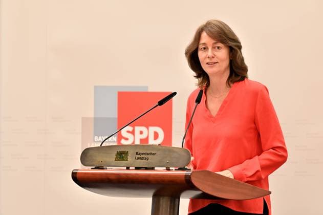 Dr.Katarina Barley MdEP , Vizepräsidentin des Europäischen Parlaments. Dr.Katarina Barley MdEP, bei der Preisverleihung des Europapreises der Landtags-SPD im Bayerischen Landtag. München Bayern Deutschland *** Dr Katarina Barley MEP , Vice-President of the European Parliament Dr Katarina Barley MEP, at the award ceremony of the European Prize of the SPD in the Bavarian Parliament Munich Bavaria Germany Copyright: xRolfxPossx