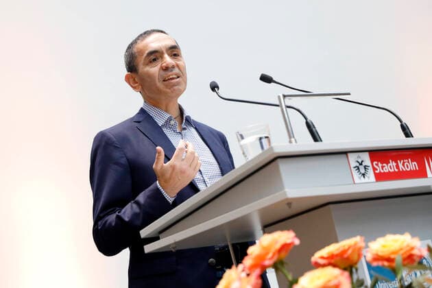 Ugur Sahin, co-founder of the biotechnology company Biontech, at the award of the honorary doctorate of the Medical Faculty of the University of Cologne and the entry in the Golden Book of the City of Cologne Cologne, 17 09 2021 Foto:xC.xHardtx xFuturexImage