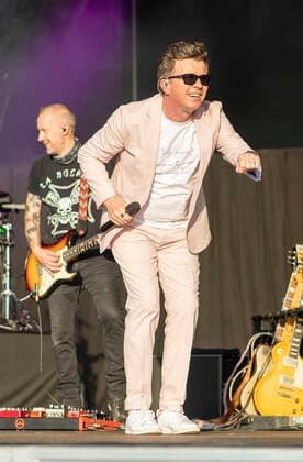 . 18 09 2021. Newbury, United Kingdom. Singer Rick Astley at Newbury races, where he performed in a concert after the race meeting.  xi-Imagesx IIM-22583-0044
