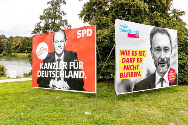 DEU, Germany, North Rhine-Westphalia, Münster, 19 09 2021 election campaign 2021 election posters SPD, Olaf Scholz FDP, Christian Lindner