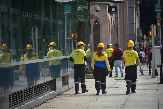 September 19, 2021, Mexico City, Mexico: Members of the Rotary Safety and Rescue Brigade prepare for the National Earthquake Drill. .With a simulated scenario of a 7.2-degree earthquake with an epicenter in Acatlan de Osorio, Puebla, the Second National Drill 2021 was carried out, in commemoration of the 36th anniversary of the 1985 earthquake and the one that occurred in 2017. Mexico City Mexico - ZUMAs197 20210919_zaa_s197_328 Copyright: xGuillermoxDiazx