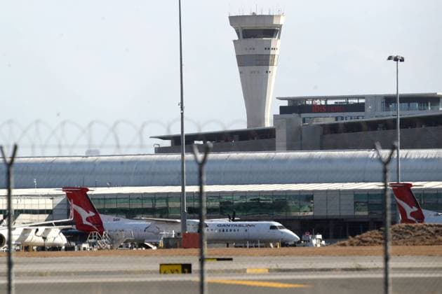 QLD CORONAVIRUS COVID19, A general view of Qantas planes at Brisbane domestic airport. Monday, September 20, 2021. A traveller has tested positive for COVID-19 after potentially being infectious at Brisbane Airport for four hours.( NO ARCHIVING, EDITORIAL USE ONLY, NO USE IN BOOKS WITHOUT CONSENT BRISBANE QLD AUSTRALIA  Copyright: xJONOxSEARLEx 20210920001578083221