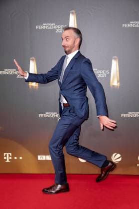 The German Television Award 2021 Jan Böhmermann on the red carpet at the award ceremony of the German Television Award at the Tanzbrunnen in Cologne Copyright: xEventpressxGolejewskix