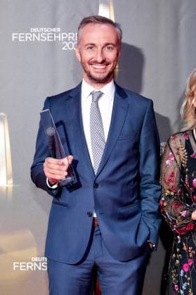 German Television Award 2021 winner Jan Böhmermann on the red carpet at the German Television Award ceremony at the Tanzbrunnen in Cologne, Germany Copyright: xEventpressxGolejewskix