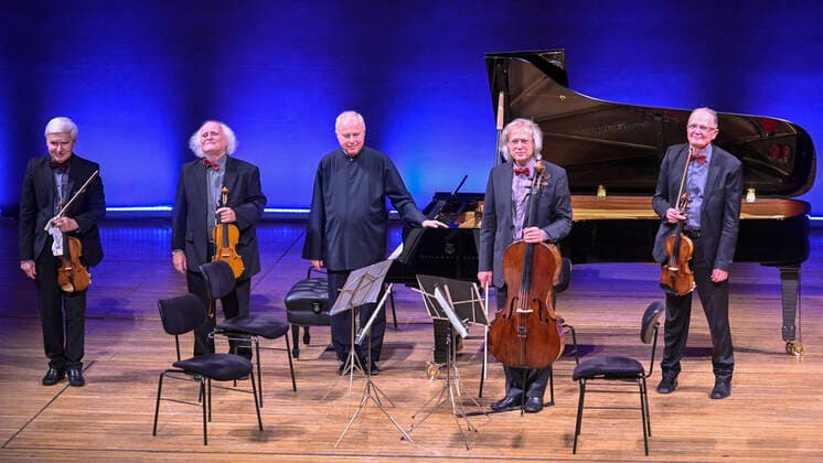British pianist Andras Schiff, center, performs with Panocha Quartet at Dvorak Prague music festival in Prague, Czech Republic, September 20, 2021. Andras Schiff received Antonin Dvorak award before the concert. (CTKxPhoto MichalxKamaryt) CTKPhotoP2021092009330 
