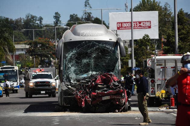 September 21, 2021: A passenger bus lost its brakes in the city of Xalapa, causing collisions with other cars and causing the death of 3 people who were trapped inside one of the vehicles with which the bus collided. - ZUMAqp1_ 20210921_zip_qp1_023 Copyright: xHectorxAdolfoxQuintanarxPerezx
