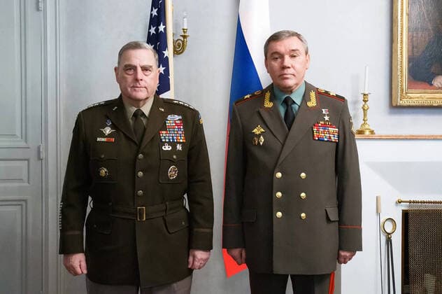 Bilder des Jahres 2021, News 09 September News Themen der Woche KW38 News Bilder des Tages HELSINKI, FINLAND â€“ SEPTEMBER 22, 2021: Mark Milley (L), chairman of the US Joint Chiefs of Staff, and Valery Gerasimov, Chief of the General Staff of the Russian Armed Forces, pose for a photo as they meet for talks. Alexei Yereshko Russian Defence Ministry Press Office TASS  TS11176E
