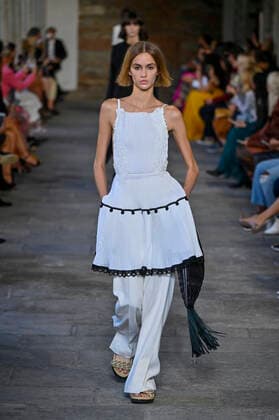 Milan, Milan Fashion Week, Women Spring Summer 2022. Milan, Women s Fashion, Spring Summer 2022. ALBERTA FERRETTI Fashion show catwalk Pictured: Model  Copyright: xRiccardoxGiordanox xIPAx xModaxMilanox