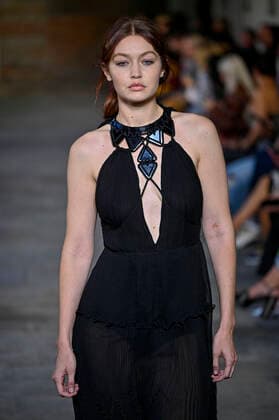 Milan, Milan Fashion Week, Women Spring Summer 2022. Milan, Women s Fashion, Spring Summer 2022. ALBERTA FERRETTI Fashion show catwalk Pictured: Gigi Hadid  Copyright: xRiccardoxGiordanox xIPAx xModaxMilanox