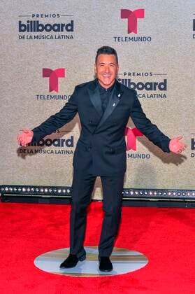 Cuban television host Jorge Bernal poses on the red carpet at the Billboard Latin Music Awards, at the Watsco Center in Miami, Florida, USA, 23 September 2021. According to the organizers, the Billboard Latin Music Awards recognize the most popular albums, songs and performers in Latin music, based on the results of actual sales, streaming, radio broadcasts and social networks that provide information to the weekly Billboard charts. for a year. Red carpet of the 2021 Billboard Latin Music Awards in Miami !ACHTUNG: NUR REDAKTIONELLE NUTZUNG!  Copyright: xGiorgioxVierax USA1924 20210923-8aa62b332db9c2f6f74d24829066fe90b44c6549