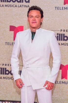 Mexican singer Pedro Fernández poses on the red carpet at the Billboard Latin Music Awards, at the Watsco Center in Miami, Florida, USA, 23 September 2021. According to the organizers, the Billboard Latin Music Awards recognize the most popular albums, songs and performers in Latin music, based on the results of actual sales, streaming, radio broadcasts and social networks that provide information to the weekly Billboard charts. for a year. Red carpet of the 2021 Billboard Latin Music Awards in Miami !ACHTUNG: NUR REDAKTIONELLE NUTZUNG!  Copyright: xGiorgioxVierax USA1999 20210924-2494dd8842ed1e706c85085875f07d2a7ea256b8