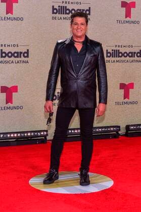 Colombian singer Carlos Vives poses on the red carpet at the Billboard Latin Music Awards, at the Watsco Center in Miami, Florida, USA, 23 September 2021. According to the organizers, the Billboard Latin Music Awards recognize the most popular albums, songs and performers in Latin music, based on the results of actual sales, streaming, radio broadcasts and social networks that provide information to the weekly Billboard charts. for a year. Red carpet of the 2021 Billboard Latin Music Awards in Miami !ACHTUNG: NUR REDAKTIONELLE NUTZUNG!  Copyright: xGiorgioxVierax USA2031 20210924-3d5fa46539281d71bfe8873ea2b362851b19335b