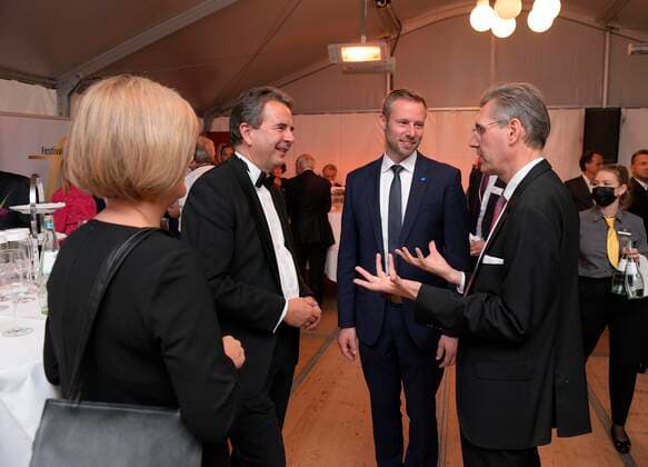 24 09 2021, Klassikfestival Bad Wörishofen, Festival of Nations 2021 in the Kurhaus Bad Wörishofen in the Allgäu, opening concert with Beatrice Rana, piano, Francois Leleux, conductor, Camerata Salzburg Reception of the guests of honour in the VIP tent r Intendant Winfried Roch with mayor Stafan Welzel li and distri