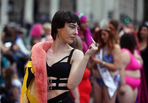 September 25, 2021, London, England, United Kingdom: Models take park in guerrilla-style fashion showÃ‚ The Real Catwalk in Trafalgar Square in London. London United Kingdom - ZUMAs262 20210925_zip_s262_038 Copyright: xTayfunxSalcix