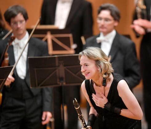 26 09 2021, Classical Music Festival Bad Wörishofen, Festival of Nations 2021 at the Kurhaus Bad Wörishofen in the Allgäu, clarinettist Sabine Meyer GER plays Mozart, with the Chamber Orchestra of the Bavarian Radio Symphony Orchestra 26 09 2021, Classical Music Festival Bad Wörishofen 26 09 2021, Classical Music Festival Bad Wörishofen