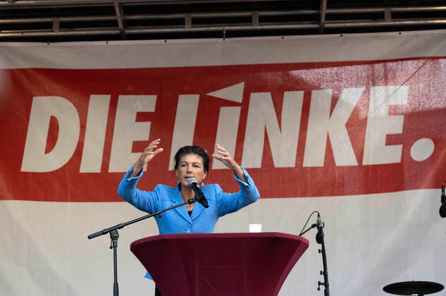 Sahra WAGENKNECHT , Die Linke , speaking during a campaign rally in Bonn , 23 09 2021 Sahra WAGENKNECHT , Die Linke , during a campaign rally in Bonn , 23 09 2021