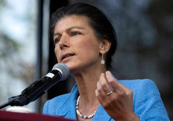 Sahra WAGENKNECHT , Die Linke , speaking during a campaign rally in Bonn , 23 09 2021 Sahra WAGENKNECHT , Die Linke , during a campaign rally in Bonn , 23 09 2021