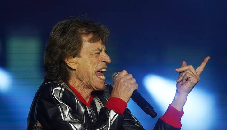 Rolling Stones lead singer Mick Jagger entertains the fans during the opening set of their No Filter Tour Concert at the Dome At America s Center in St. Louis on Sunday, September 26, 2021.  SLP2021092611 BILLxGREENBLATT