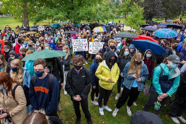 September 27, 2021, Kingston, on, Canada: Queen s University student organize a walkout to protest sexual assault on campuses and in and in support of the victims of sexual assault at Western University, in Kingston, Ont.,, on Monday Sep. 27, 2021. Kingston Canada  - ZUMAc35_ 20210927_zaf_c35_030 Copyright: xLarsxHagbergx