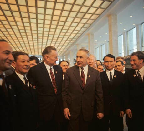 24th CPSU congress 6641824 30.03.1971 The 24th congress of the Communist Party of the Soviet Union held at the Kremlin Palace of Congresses, March 30 April 9, 1971. Edward Gierek, third right, first secretary of the Polish United Workers Party and member of the party s political bureau, and Polish Prime Minister Piotr Jaroszewicz, third left, are seen here during an intermission. Vladimir Akimov Moscow Russia  Copyright: xVladimirxAkimovx