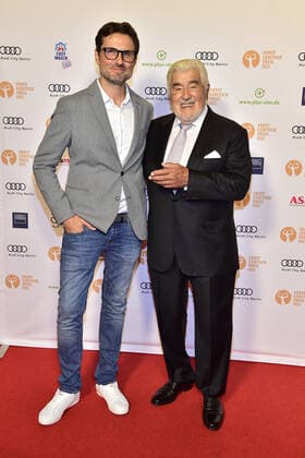 RNST LUBITSCH PRIZE 2021 RNST LUBITSCH PRIZE 2021 Simon Verhoeven, Mario Adorf Presentation of the ERNST LUBITSCH PRIZE 2021 in the ASTOR FilmLounge to Simon Verhoeven on 28 09 2021 Presentation of the ERNST LUBITSCH PRIZE 2021 in the ASTOR FilmLounge to Simon Verhoeven on 28 09 2021 Photopress Mueller Photopress Mueller