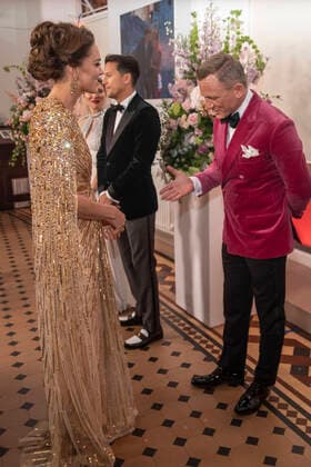 Entertainment Themen der Woche KW39 Entertainment Bilder des Tages . 28 09 2021. London, United Kingdom. Prince William and Kate Middleton with Daniel Craig at the No Time To Die world premiere in London.  xi-Imagesx IIM-22624-0136