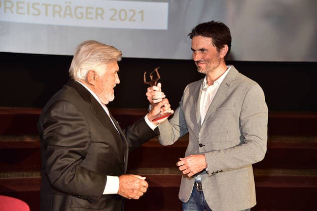 RNST LUBITSCH AWARD 2021 Simon Verhoeven, Mario Adorf Presentation of the ERNST LUBITSCH AWARD 2021 in the ASTOR FilmLounge to Simon Verhoeven on 28 09 2021 Photopress Mueller