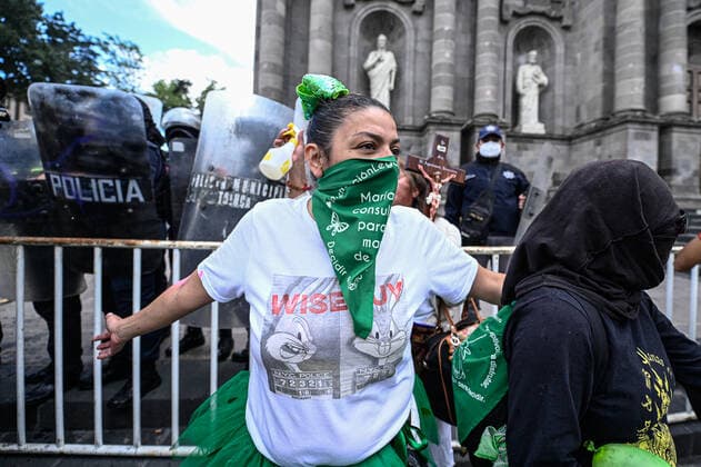 Strike Of International Day Decriminalization Of Abortion TOLUCA, MEXICO - SEPTEMBER 28, 2021: women take part during a march protest of International Day for the Decriminalization of Abortion, thousands of women around the world join the strike with the aim of demanding to authorities of all countries the legal access to abortion. On September 28, 2021 in Toluca, Mexico. (Photo by Amaresh V. Narro Eyepix Group) Copyright: xAmareshxV.xNarrox EYEPIXGROUP_AVN_28092021_16078