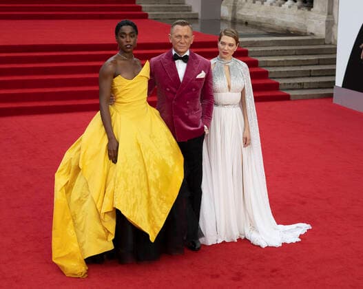 Bilder des Jahres 2021, Entertainment 09 September . 28 09 2021. London, United Kingdom. Lashana Lynch, Daniel Craig and Lea Seydoux at the No Time To Die world premiere in London.  xi-Imagesx IIM-22624-0255