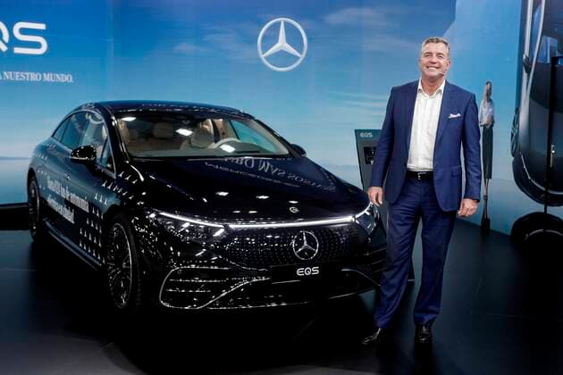 Mercedes Benz Spain s Presiden, Roland Schell, poses next to the new e-vehicle Mercedes Benz EQS in the first day of press days of Automobile Barcelona motor show, in Barcelona, Spain, 30 September 2021. The car show runs until 10 October. Automobile Barcelona motor show opens in Barcelona !ACHTUNG: NUR REDAKTIONELLE NUTZUNG!  Copyright: xTonixAlbirx GRAFCAT7907 20210930-c1f1e50a0ebca307b0512e2949aa06ae6da3e1bf