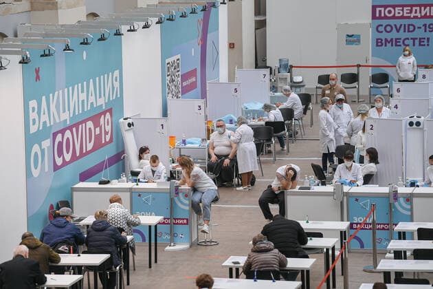 (210930) -- MOSCOW, Sept. 30, 2021 -- Photo taken on Sept. 30, 2021 shows a vaccination center in Moscow, Russia. ) RUSSIA-MOSCOW-COVID-19-VACCINATION EvgenyxSinitsyn 