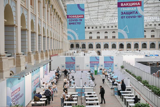 (210930) -- MOSCOW, Sept. 30, 2021 -- Photo taken on Sept. 30, 2021 shows a vaccination center in Moscow, Russia. ) RUSSIA-MOSCOW-COVID-19-VACCINATION EvgenyxSinitsyn 