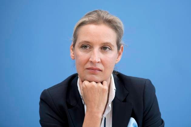 Alice Weidel, AfD DEU, Deutschland, Germany, Berlin, 27.09.2021 Alice Weidel, Fraktionsvorsitzende der AfD, Alternative fuer Deutschland, waehrend der PK von der Partei AfD, Alternative fuer Deutschland, bei der Bundespressekonferenz einen Tag nach der Bundestagswahl in Berlin. en: Alice Weidel, leader of the parliamentary fraction of the right-wing party AfD, Alternative fuer Deutschland, Alternative for Germany, during a press call at the federal press conference, Bundespressekonferenz, the day after the federal elections in Berlin, Germany *** Alice Weidel, AfD DEU, Deutschland, Germany, Berlin, 27 09 2021 Alice Weidel, leader of the parliamentary fraction of the right wing party AfD, Alternative for Germany, Alternative for Germany,