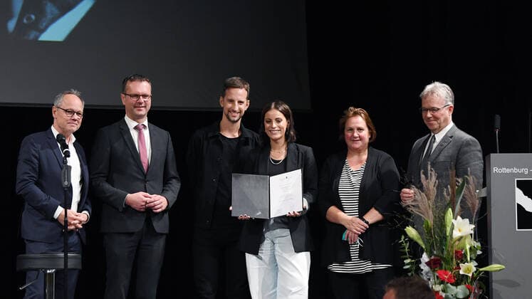 Rottenburg 30 09 2021 Eugen Bolz Award 2021 Laudator Prof Dr Kai Gniffke SWR , Mayor Stephan Neher CDU , Laureate the Rock and Pop Band Silbermond, Stefanie Kloss, Johannes Stolle, Minister for Culture, Youth and Sports, Theresa Schopper The Greens and Vicar General Dr Clemens Stroppel (from left) ulmer