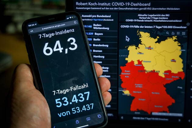 Coronavirus in Germany Covid 19 Dashboard of the Robert Koch Institute 01 10 2021 Robert Koch Institute 7 days Incidence 64.3 7 days Number of cases 53 437 COVID 19 cases 4 237 619 Addition by 10 118 compared to the previous day COVID 19 deaths 93 711 Addition by 73 compared to the previous day