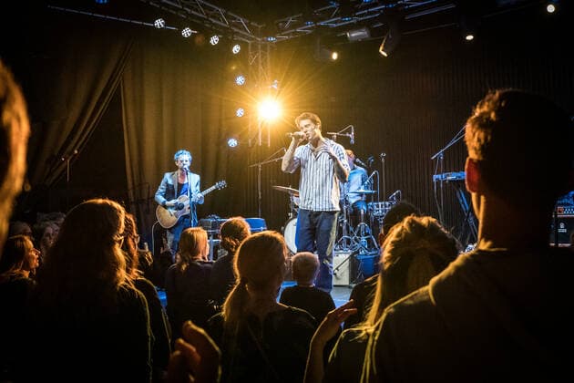 Hugo Helmig live in Roskilde, Denmark Roskilde, Denmark. 30th, September 2021. The Danish singer and songwriter Hugo Helmig performs a live concert at Gimle in Roskilde. Copenhagen Denmark  Copyright: xGonzalesxPhoto ThomasxRasmussenx