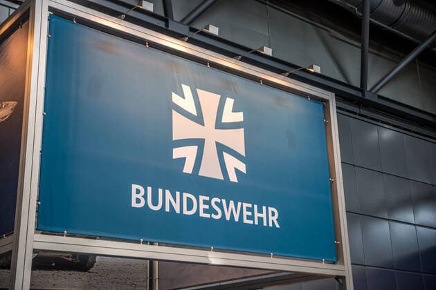 New start in Leipzig, As the first fair since the beginning of 2020, the Model Hobby Game fair will be held at the Leipzig exhibition center Under strict Corona hygiene requirements according to the 3G model, people are allowed to enter the fairgrounds Here is the stand of the Bundeswehr symbol, logo