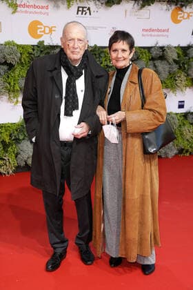 Wolfgang Kohlhaase and his wife Emoeke Poestenyi arriving at the German Film Award ceremony on 1 09 2021 in Berlin German Film Award 2021 in Berlin Arrival Red Carpet