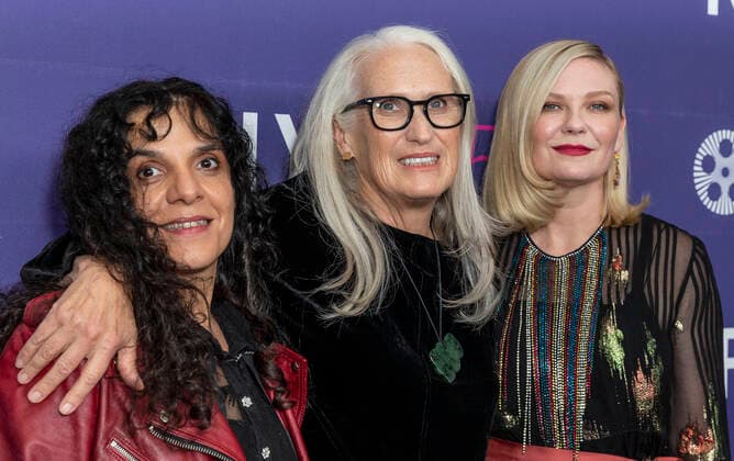 Bilder des Jahres 2021, Entertainment 10 Oktober Entertainment Themen der Woche KW39 Entertainment Bilder des Tages The Power of the Dog premiere at 59th NYFF Tanya Seghatchian, Jane Campion, Kirsten Dunst attend The Power of the Dog premiere during 59th New York Film Festival at Alice Tully Hall New York New York United States Copyright: LevxRadin