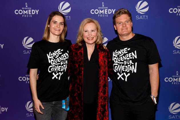 Hazel Brugger, Maren Kroymann and Thomas Spitzer at the award ceremony of the 25 German Comedy Award 2021 in Brainpool TV Studio Cologne, 01 10 2021 Foto:xC.xHardtx xFuturexImage