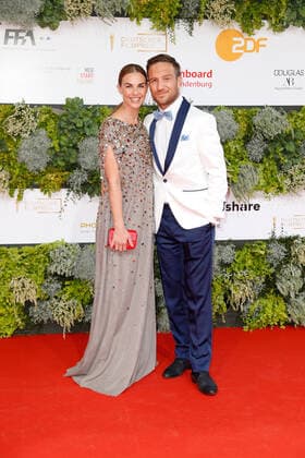 German Film Award 2021 Annika Kipp Lau with husband Frederick Lau on the red carpet at the Lola German Film Award 2021 ceremony at the Palais am Funkturm at Messe Berlin Copyright: xEventpressxGolejewskix